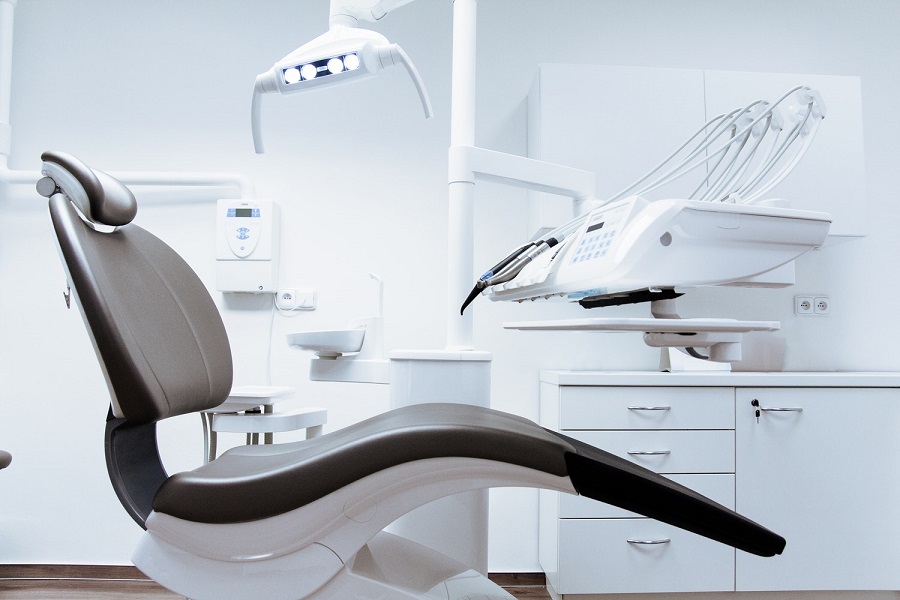 How to Find the Best Dentist in a New Community